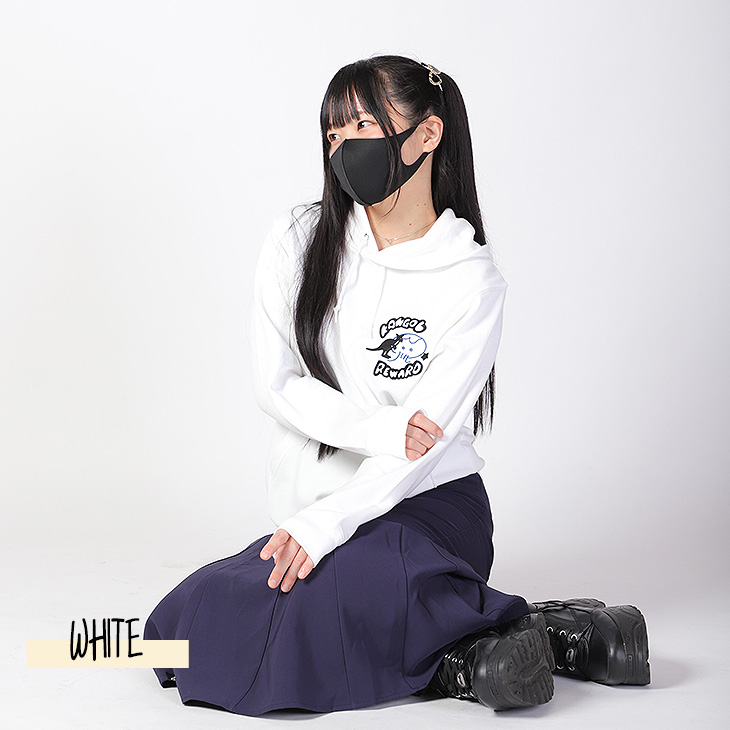 KR24INF352_060.jpg